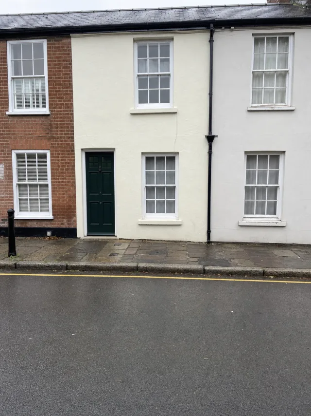 The same Old Amersham pavement photographed from the same position, completely clear of waste
